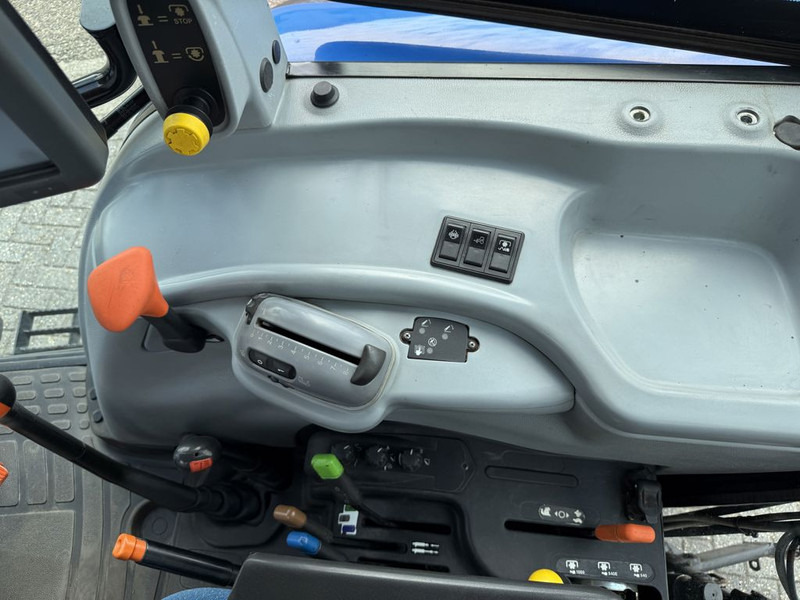 New Holland T5040 CAB + GPS leasing New Holland T5040 CAB + GPS: obrázek 14