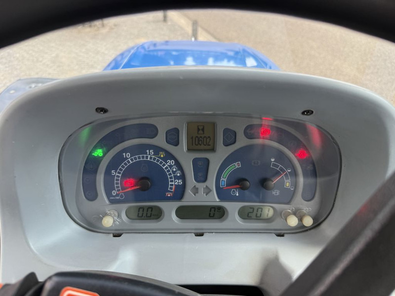 New Holland T5040 CAB + GPS leasing New Holland T5040 CAB + GPS: obrázek 13