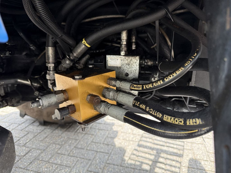 New Holland T5040 CAB + GPS leasing New Holland T5040 CAB + GPS: obrázek 12