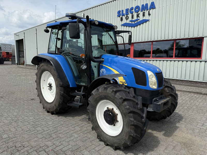 New Holland T5040 CAB + GPS - Traktor: obrázek 4 New Holland T5040 CAB + GPS - Traktor: obrázek 4
