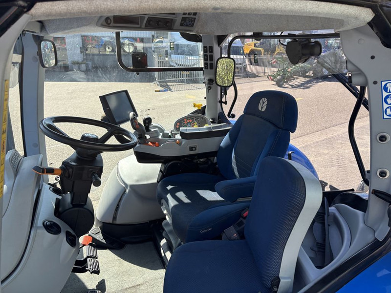 Traktor New Holland T7.210 AC Stage V + TL770 Voorlader: obrázek 7