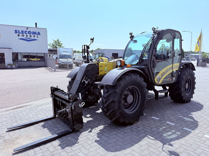 New Holland TH7.42 Telehandler - Teleskopický manipulátor: obrázek 2 New Holland TH7.42 Telehandler - Teleskopický manipulátor: obrázek 2