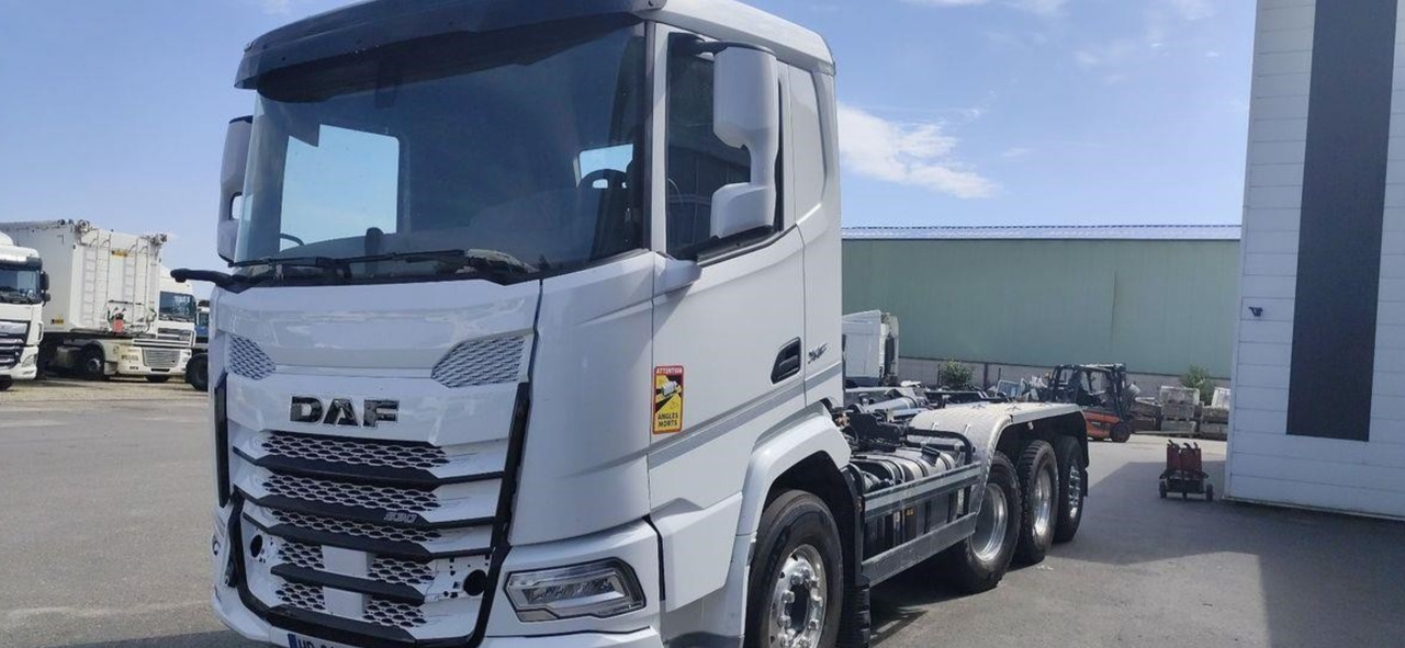 DAF XF 530 - Hákový nosič kontejnerů: obrázek 1 DAF XF 530 - Hákový nosič kontejnerů: obrázek 1