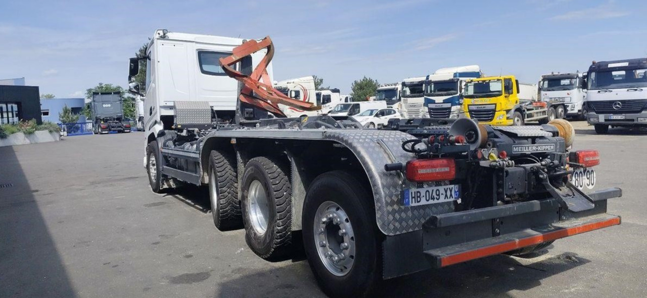 DAF XF 530 - Hákový nosič kontejnerů: obrázek 4 DAF XF 530 - Hákový nosič kontejnerů: obrázek 4