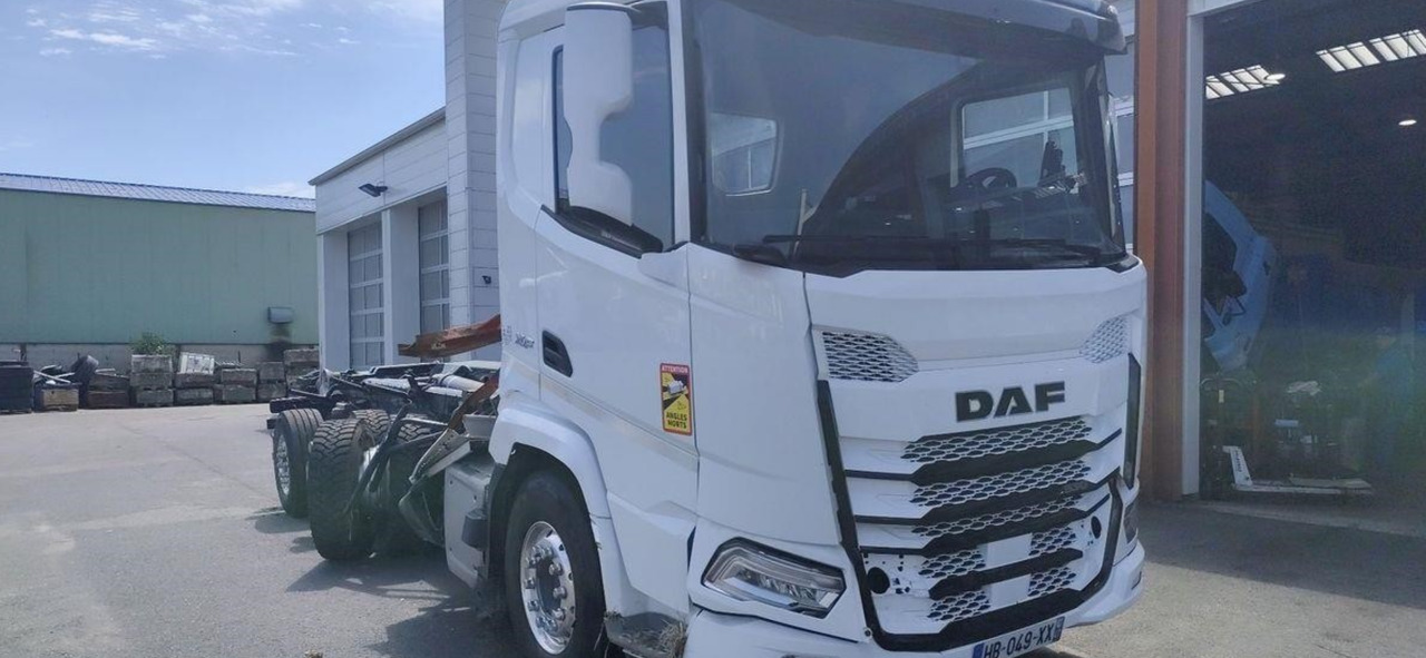 DAF XF 530 - Hákový nosič kontejnerů: obrázek 2 DAF XF 530 - Hákový nosič kontejnerů: obrázek 2