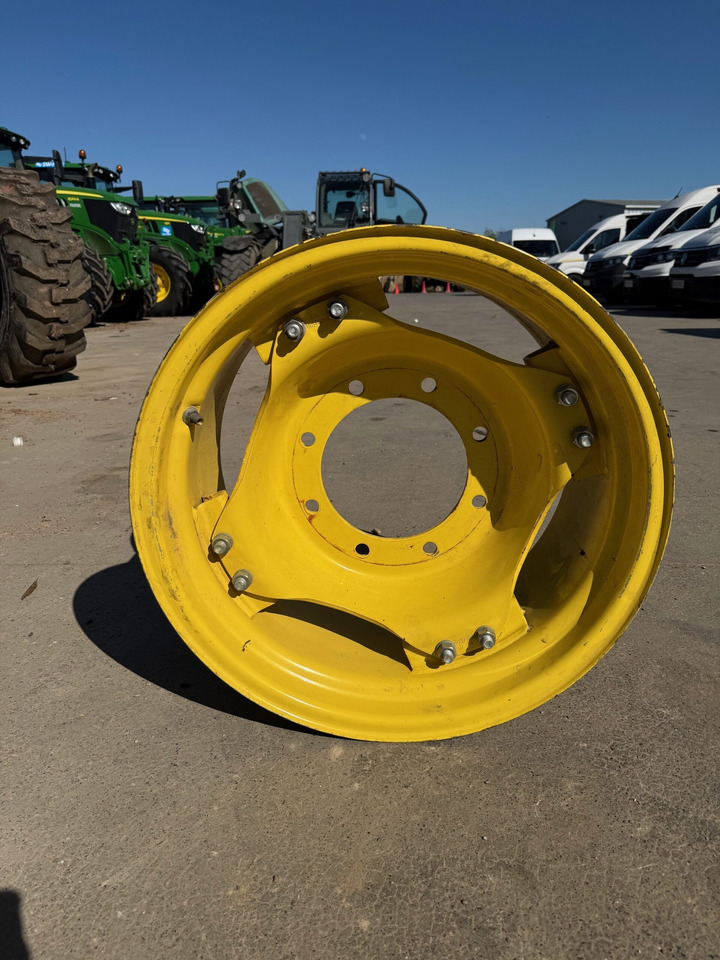 12X24 Used John Deere Rim - Ráfek pro Zemědělská technika: obrázek 1 12X24 Used John Deere Rim - Ráfek pro Zemědělská technika: obrázek 1