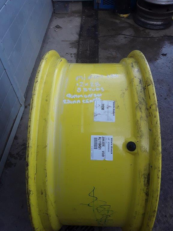 12X28 Used John Deere Rim - Ráfek pro Zemědělská technika: obrázek 2 12X28 Used John Deere Rim - Ráfek pro Zemědělská technika: obrázek 2