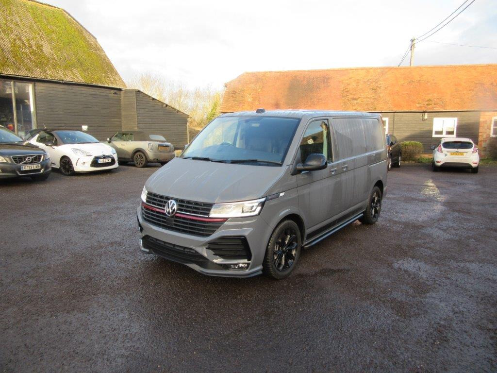 2025 Volkswagen Transporter Black Edition 2.0 BiDI 204 Sportline - Furgon: obrázek 2 2025 Volkswagen Transporter Black Edition 2.0 BiDI 204 Sportline - Furgon: obrázek 2