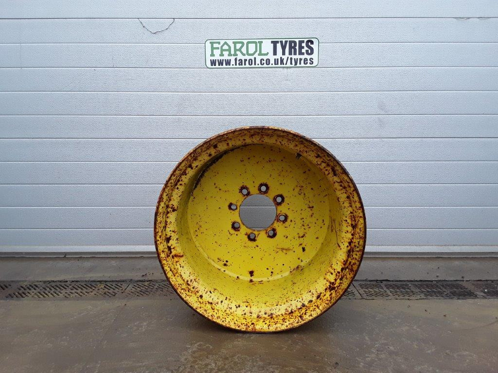 20X26 Used John Deere Rim - Ráfek pro Zemědělská technika: obrázek 1 20X26 Used John Deere Rim - Ráfek pro Zemědělská technika: obrázek 1