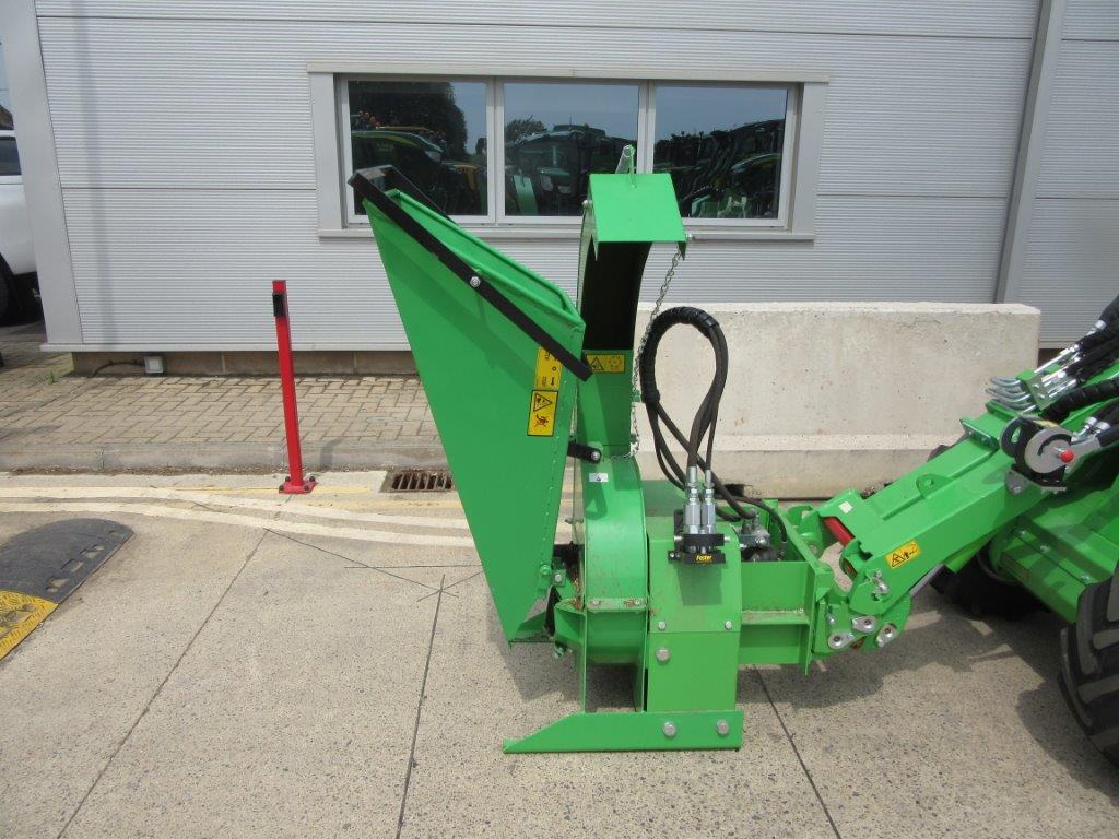 AVANT WOOD CHIPPER CH100 - Kloubový nakladač: obrázek 2 AVANT WOOD CHIPPER CH100 - Kloubový nakladač: obrázek 2