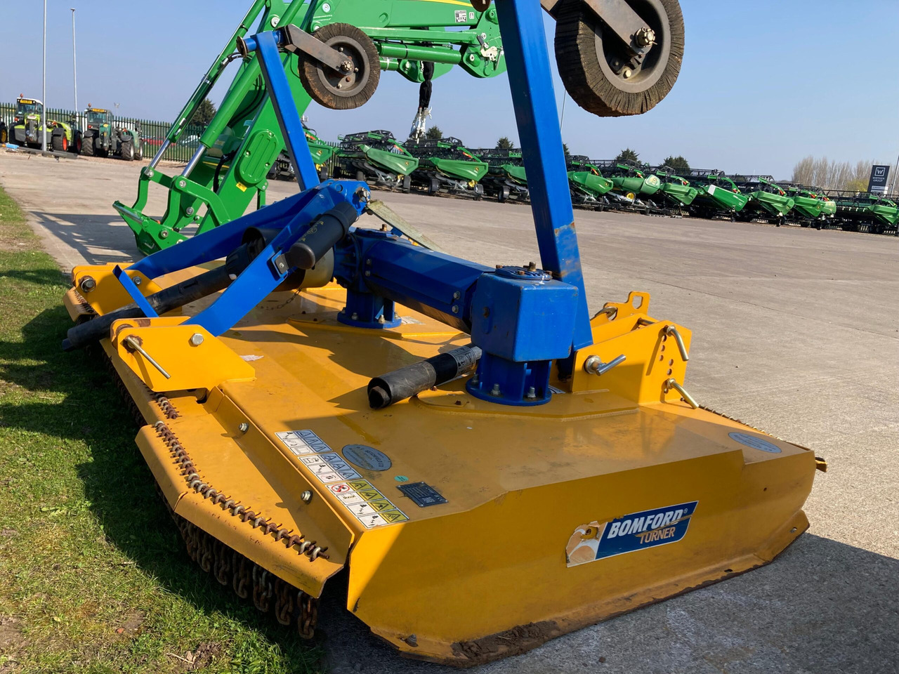 Bomford Turner Triblade3000 - Mulčovač: obrázek 2 Bomford Turner Triblade3000 - Mulčovač: obrázek 2