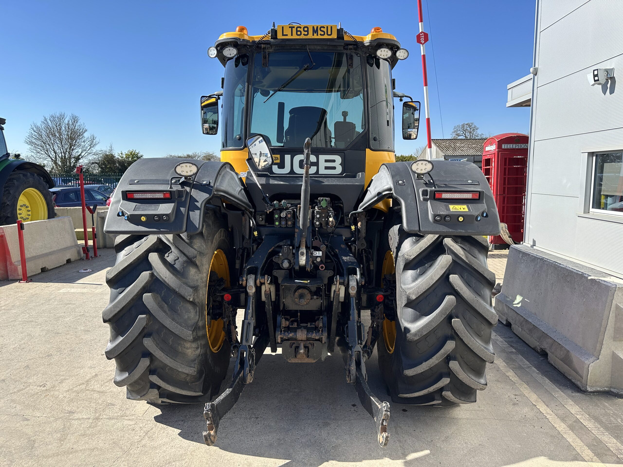 JCB Fastrac 4220 - Traktor: obrázek 4 JCB Fastrac 4220 - Traktor: obrázek 4
