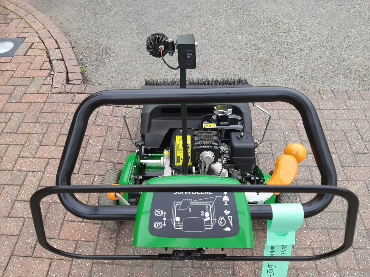 John Deere 220SL walk behind greens mower - Sekačka na trávu: obrázek 5 John Deere 220SL walk behind greens mower - Sekačka na trávu: obrázek 5