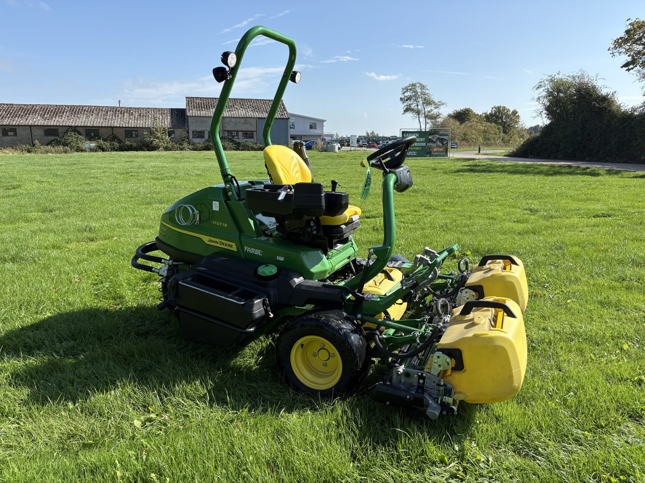 John Deere 2750E Triple Mower - Sekačka na trávu: obrázek 3 John Deere 2750E Triple Mower - Sekačka na trávu: obrázek 3