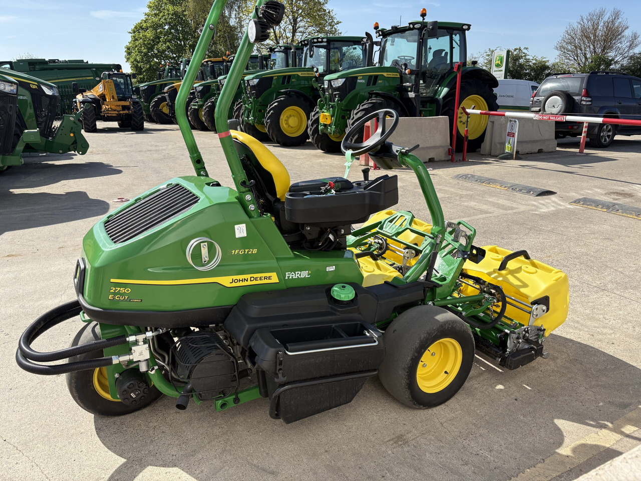 John Deere 2750E Triplex mower - Sekačka na trávu: obrázek 5 John Deere 2750E Triplex mower - Sekačka na trávu: obrázek 5
