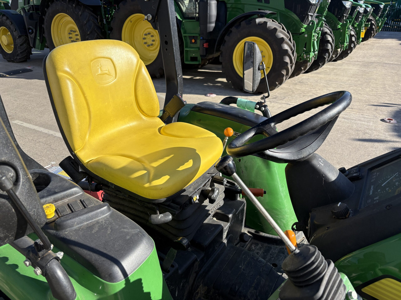 John Deere 3036E compact tractor with Loader - Malotraktor: obrázek 4 John Deere 3036E compact tractor with Loader - Malotraktor: obrázek 4