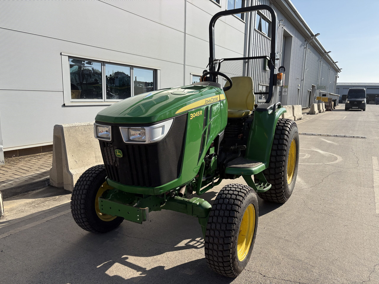 John Deere 3045R Compact Tractor - Malotraktor: obrázek 2 John Deere 3045R Compact Tractor - Malotraktor: obrázek 2
