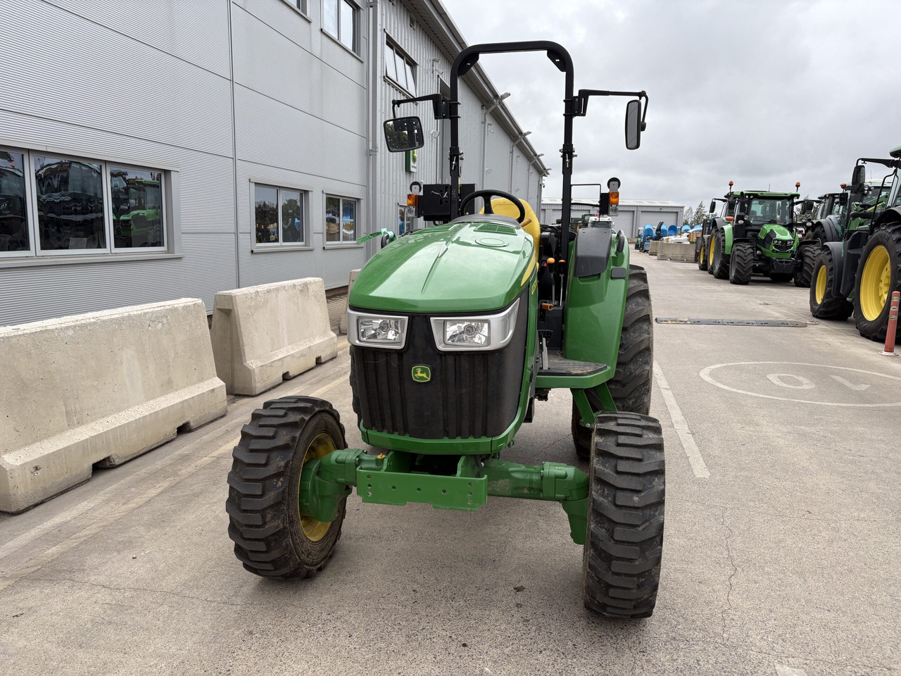 John Deere 4052M Compact Tractor - Malotraktor: obrázek 2 John Deere 4052M Compact Tractor - Malotraktor: obrázek 2
