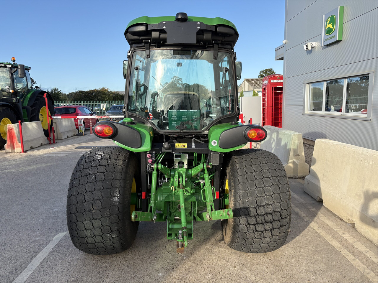 John Deere 4066R Compact Tractor - Malotraktor: obrázek 3 John Deere 4066R Compact Tractor - Malotraktor: obrázek 3