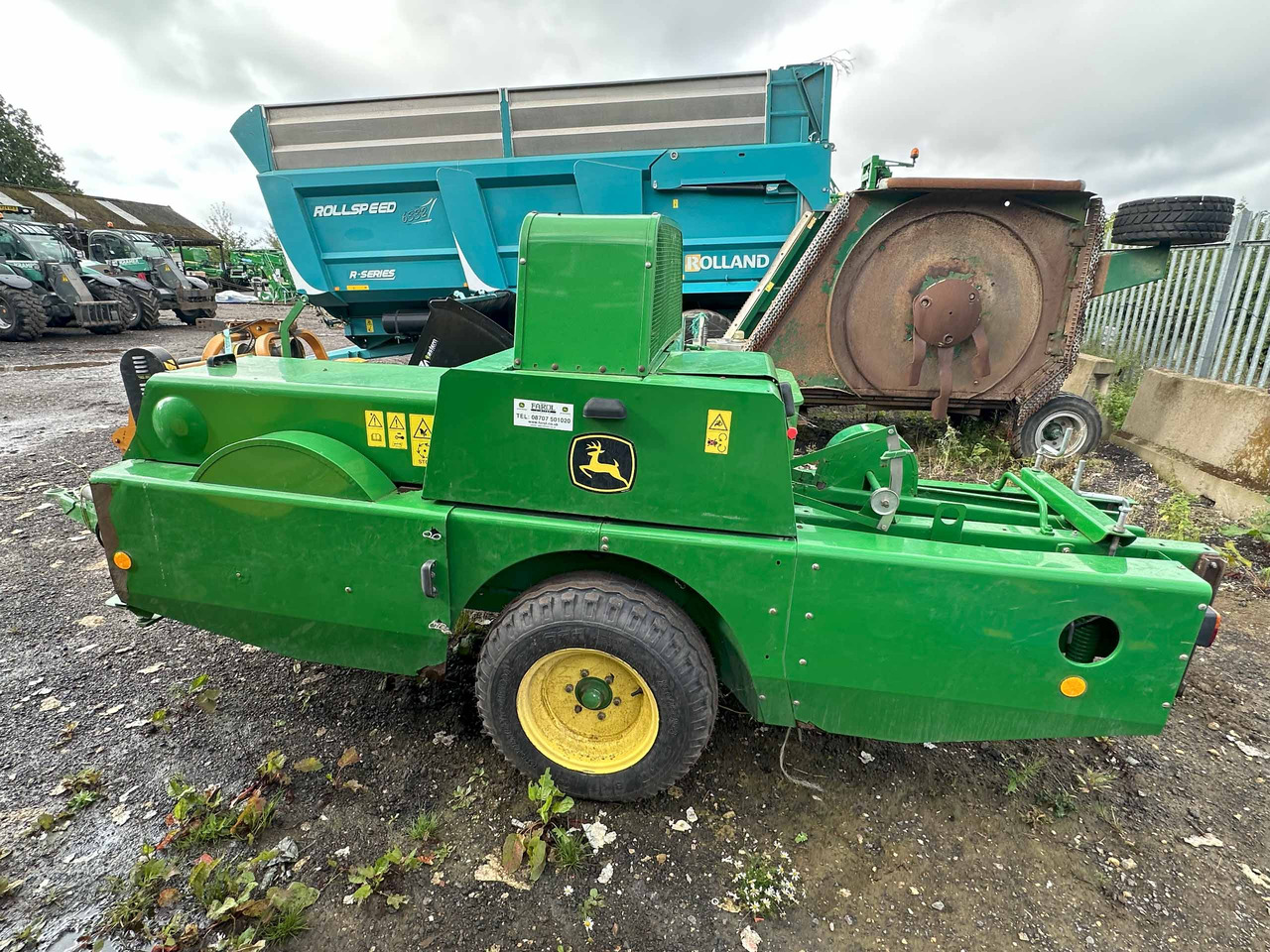 John Deere 459 baler - Lis na hranaté balíky: obrázek 2 John Deere 459 baler - Lis na hranaté balíky: obrázek 2
