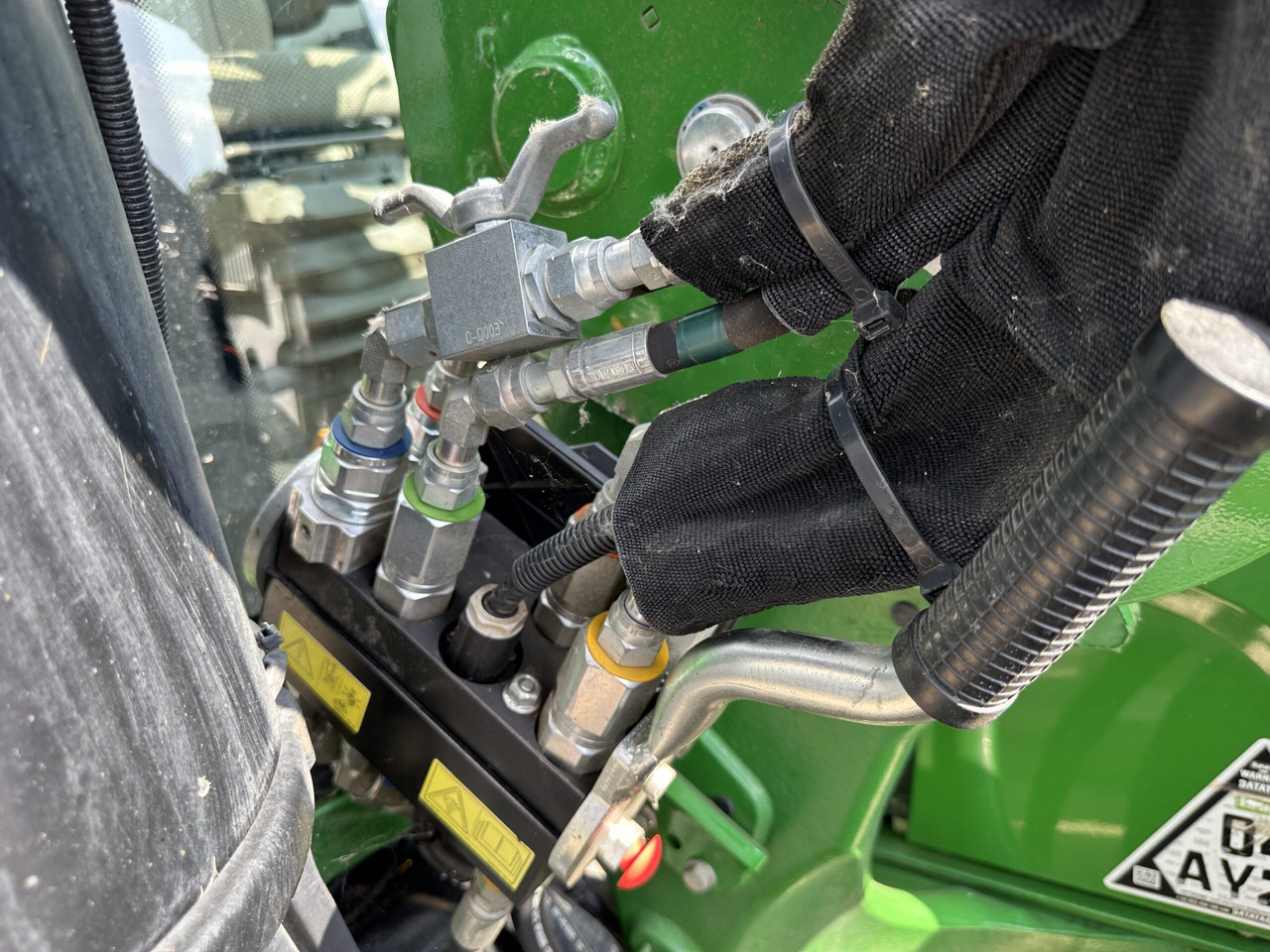 Traktor John Deere 6120M: obrázek 9