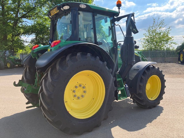 John Deere 6120M - Traktor: obrázek 5 John Deere 6120M - Traktor: obrázek 5