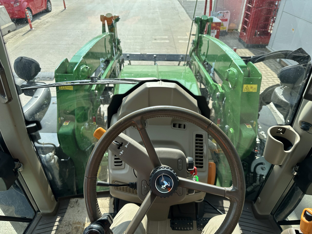 Traktor John Deere 6120M: obrázek 17
