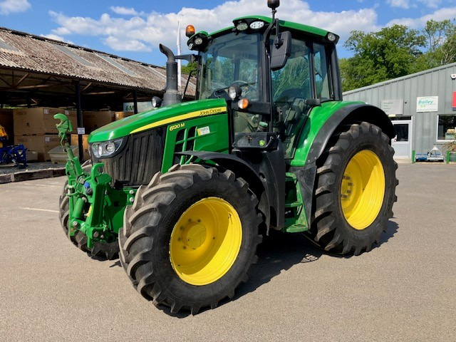 John Deere 6120M - Traktor: obrázek 1 John Deere 6120M - Traktor: obrázek 1