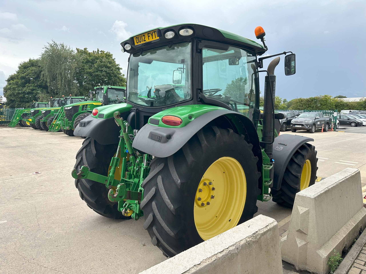 John Deere 6125R - Traktor: obrázek 5 John Deere 6125R - Traktor: obrázek 5
