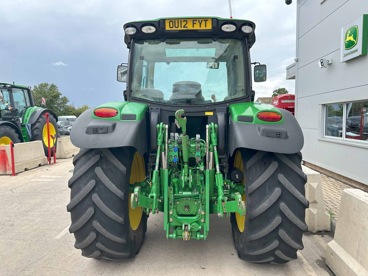 John Deere 6125R - Traktor: obrázek 3 John Deere 6125R - Traktor: obrázek 3