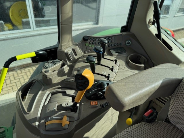 Traktor John Deere 6155M: obrázek 17