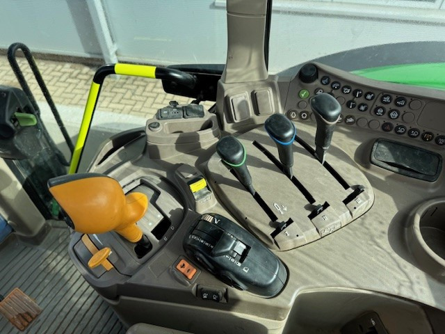 Traktor John Deere 6155M: obrázek 20