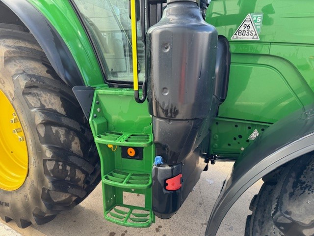 Traktor John Deere 6155M: obrázek 6