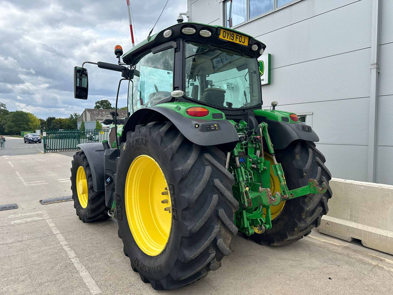 John Deere 6155R - Traktor: obrázek 4 John Deere 6155R - Traktor: obrázek 4