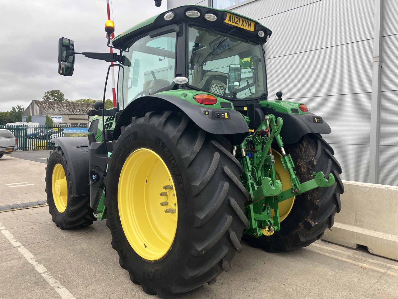 John Deere 6155R - Traktor: obrázek 3 John Deere 6155R - Traktor: obrázek 3