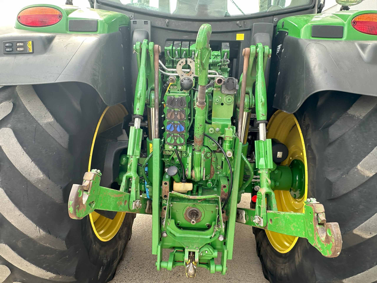 John Deere 6155R - Traktor: obrázek 5 John Deere 6155R - Traktor: obrázek 5