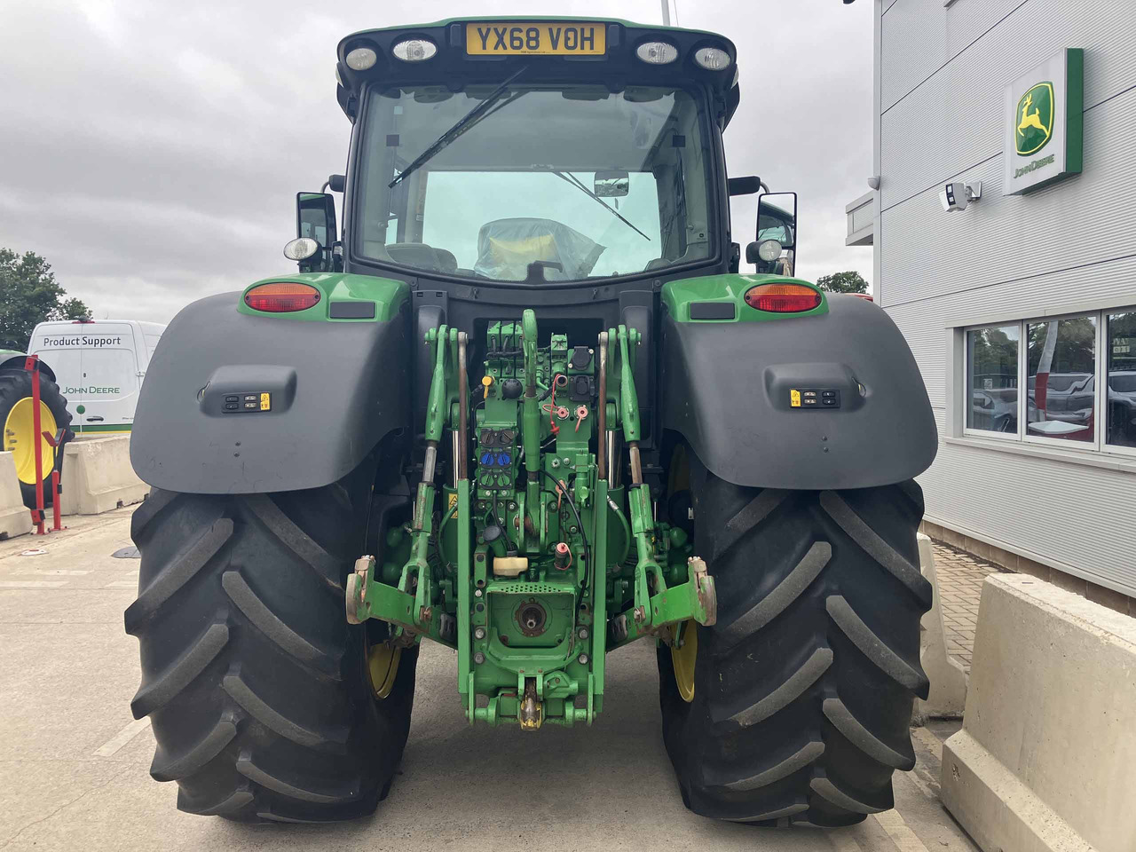 John Deere 6155R - Traktor: obrázek 4 John Deere 6155R - Traktor: obrázek 4