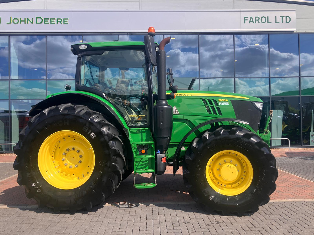 John Deere 6195R - Traktor: obrázek 3 John Deere 6195R - Traktor: obrázek 3