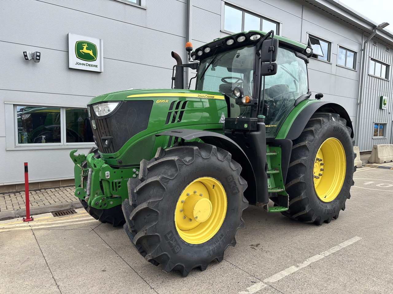 John Deere 6195R - Traktor: obrázek 1 John Deere 6195R - Traktor: obrázek 1