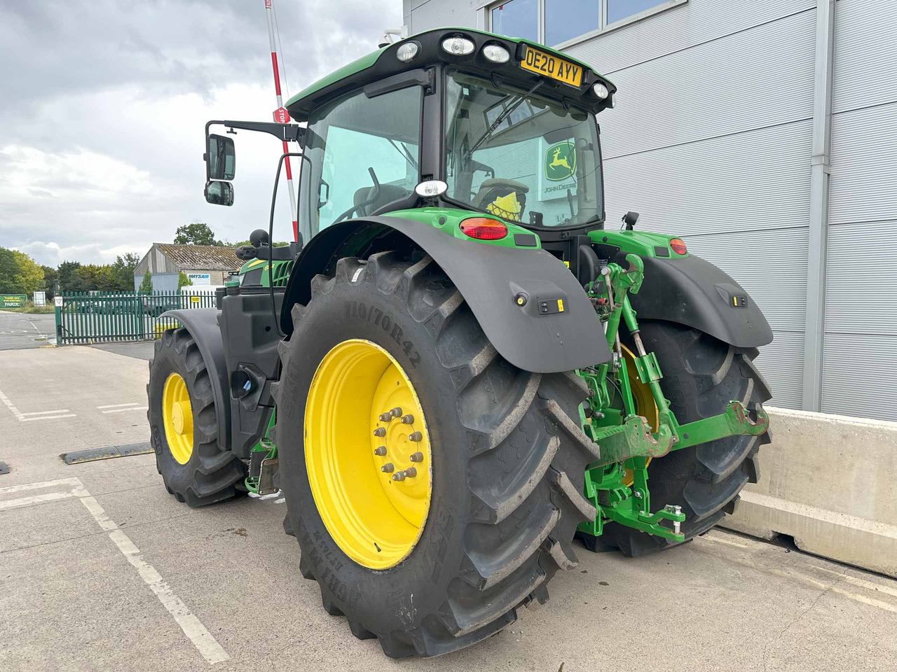 John Deere 6195R - Traktor: obrázek 4 John Deere 6195R - Traktor: obrázek 4