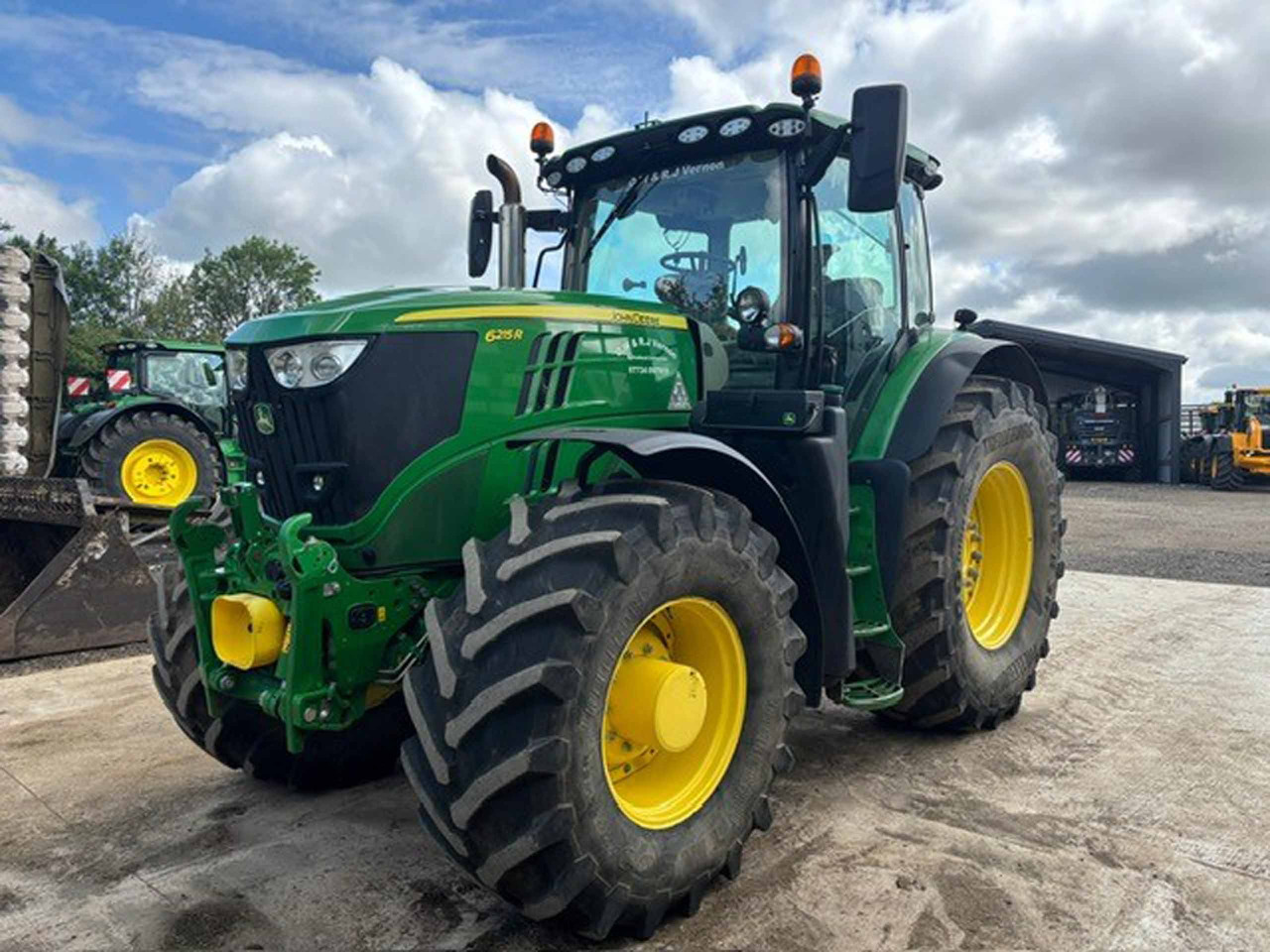John Deere 6215R - Traktor: obrázek 1 John Deere 6215R - Traktor: obrázek 1