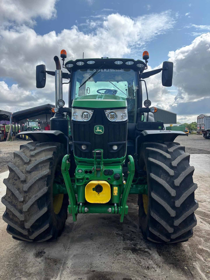 John Deere 6215R - Traktor: obrázek 3 John Deere 6215R - Traktor: obrázek 3