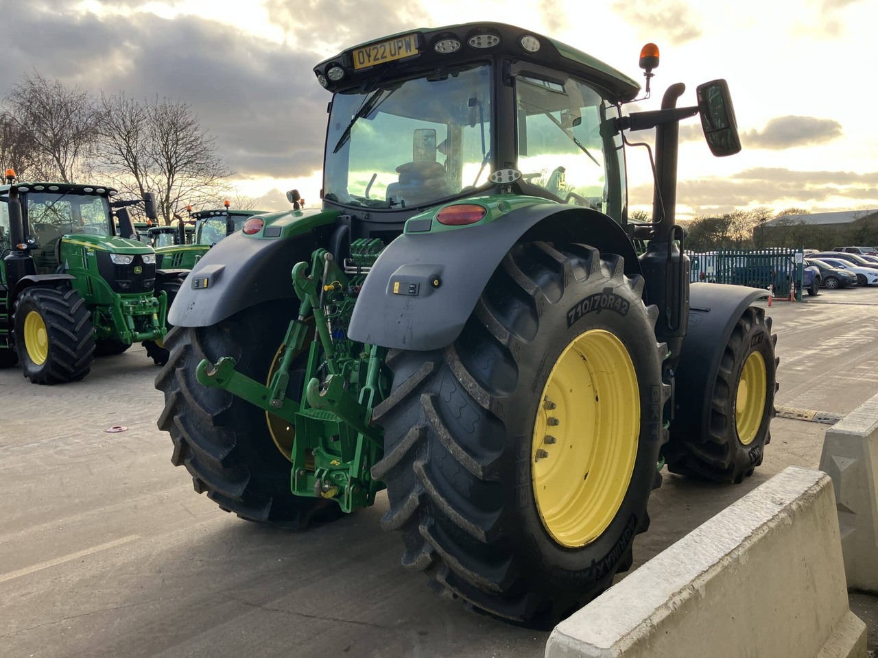 John Deere 6215R - Traktor: obrázek 5 John Deere 6215R - Traktor: obrázek 5