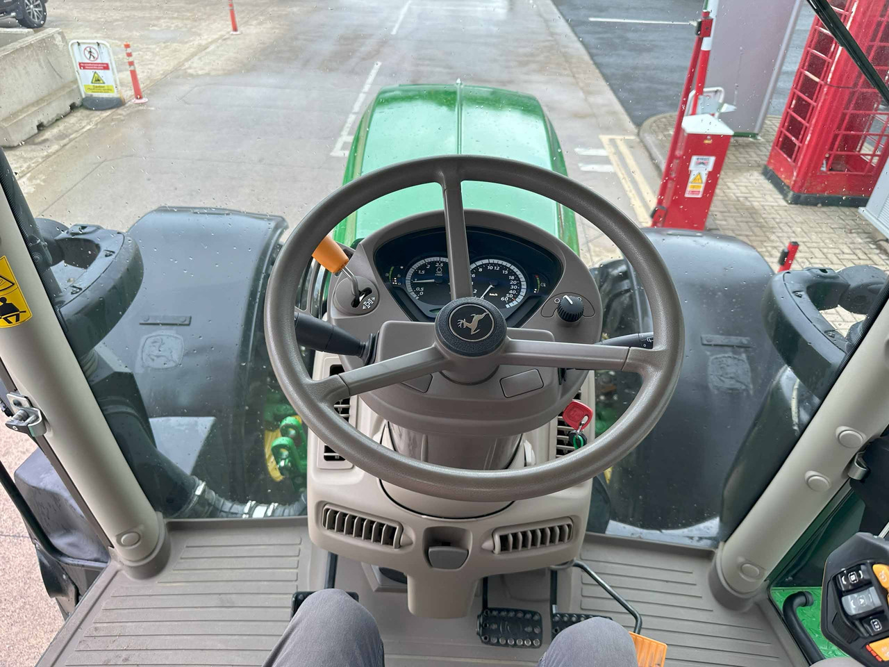 John Deere 6250R - Traktor: obrázek 2 John Deere 6250R - Traktor: obrázek 2