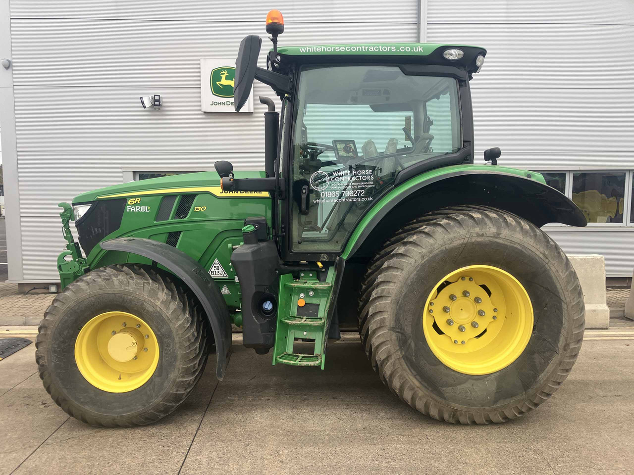 John Deere 6R 130 - Traktor: obrázek 2 John Deere 6R 130 - Traktor: obrázek 2