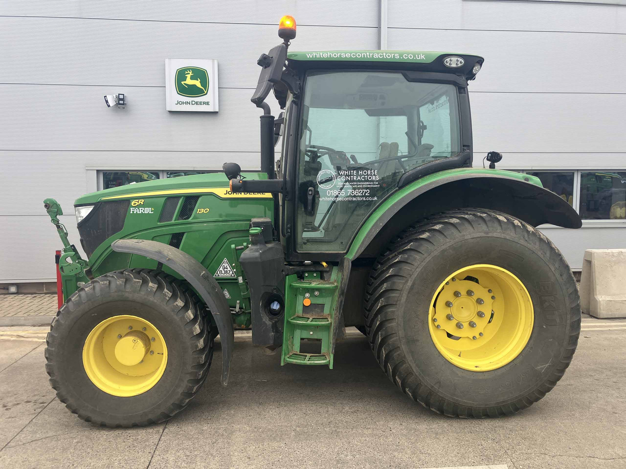 John Deere 6R 130 - Traktor: obrázek 2 John Deere 6R 130 - Traktor: obrázek 2