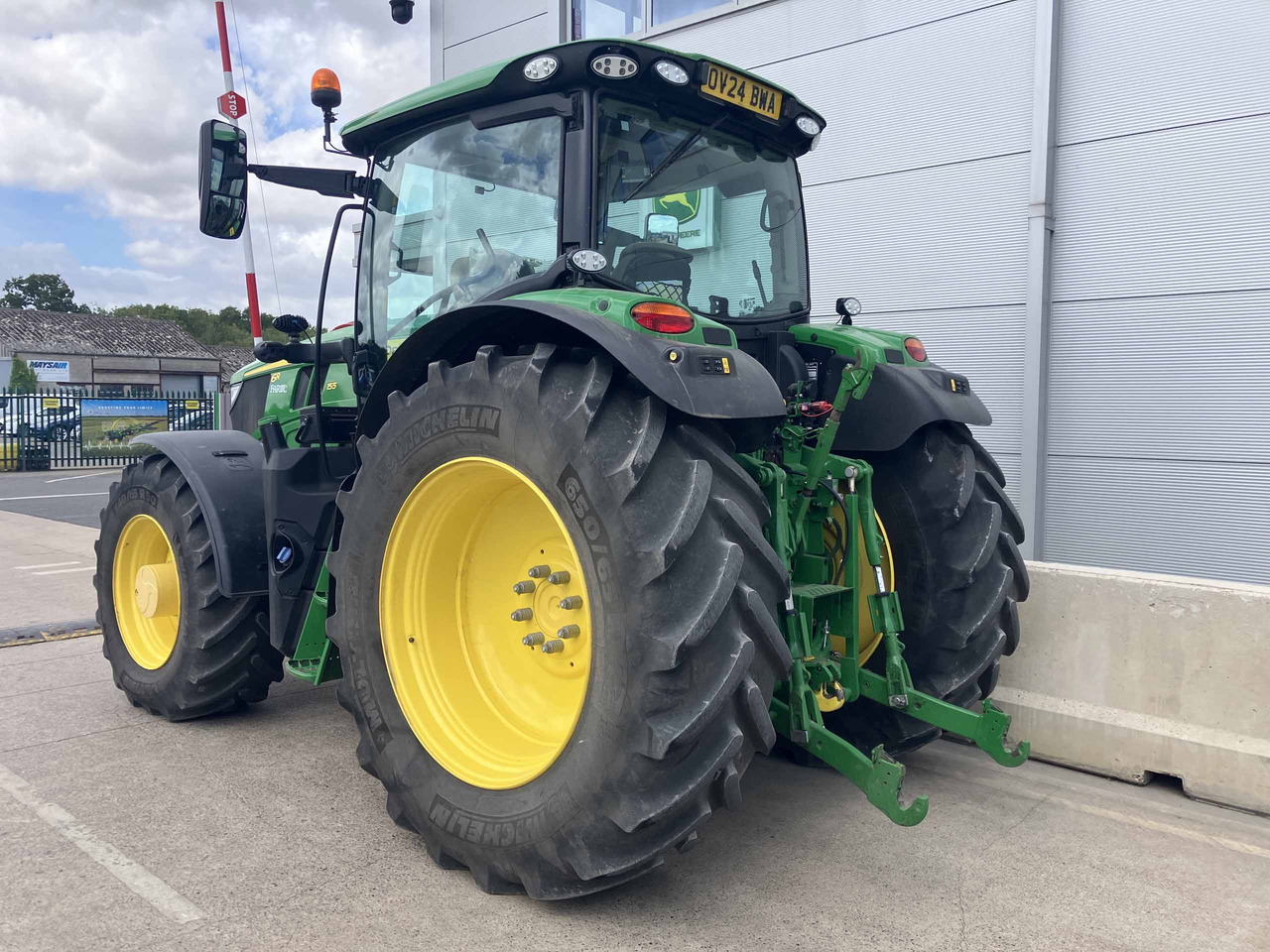 John Deere 6R 155 - Traktor: obrázek 3 John Deere 6R 155 - Traktor: obrázek 3
