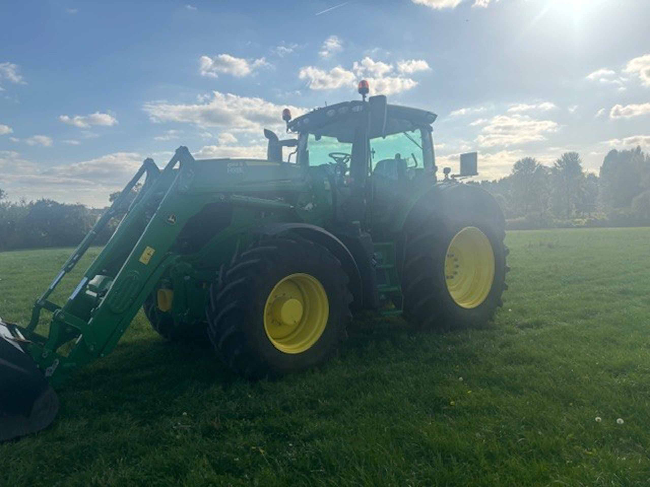 John Deere 6R 250 + 683R - Traktor: obrázek 3 John Deere 6R 250 + 683R - Traktor: obrázek 3