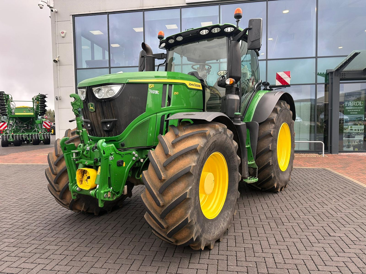 John Deere 6R 250 - Traktor: obrázek 1 John Deere 6R 250 - Traktor: obrázek 1