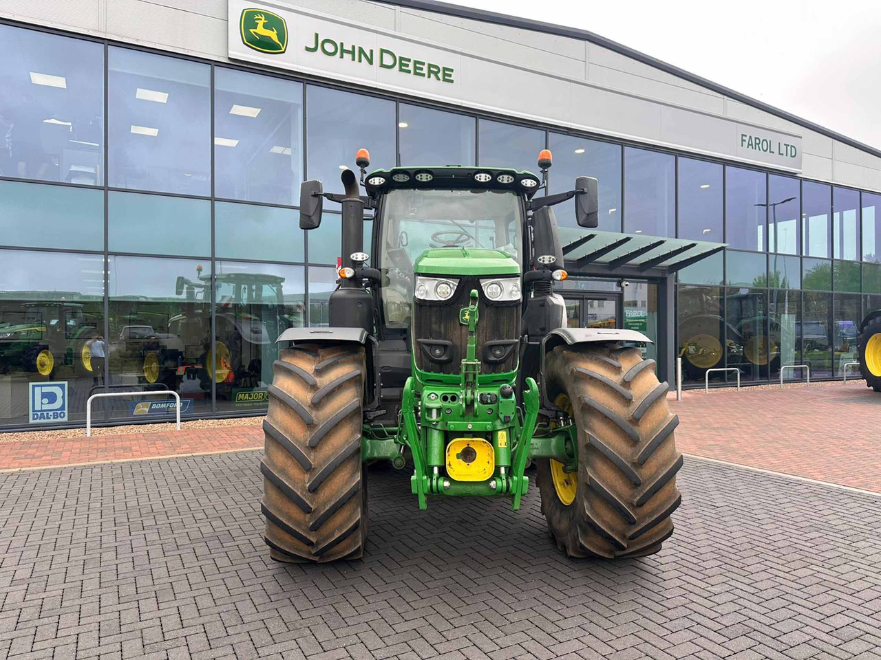 John Deere 6R 250 - Traktor: obrázek 3 John Deere 6R 250 - Traktor: obrázek 3